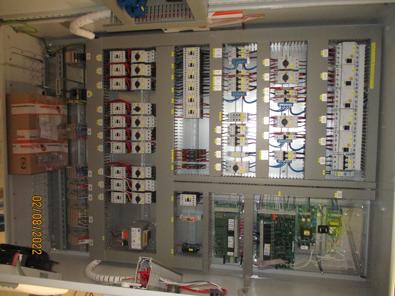 Switch cabinet for broiler house